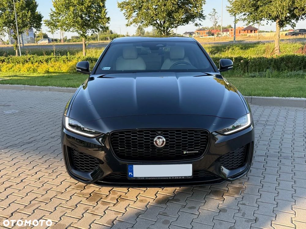 Jaguar XE 2.0 P250 R-Dynamic Black - 9