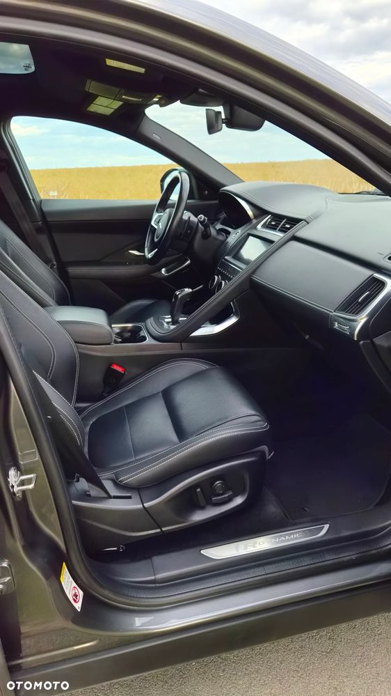 Jaguar E-Pace - 16