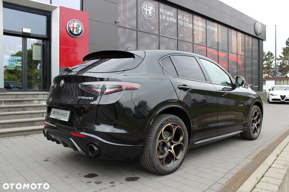 Alfa Romeo Stelvio 2.0 Turbo Intensa Q4 - 4