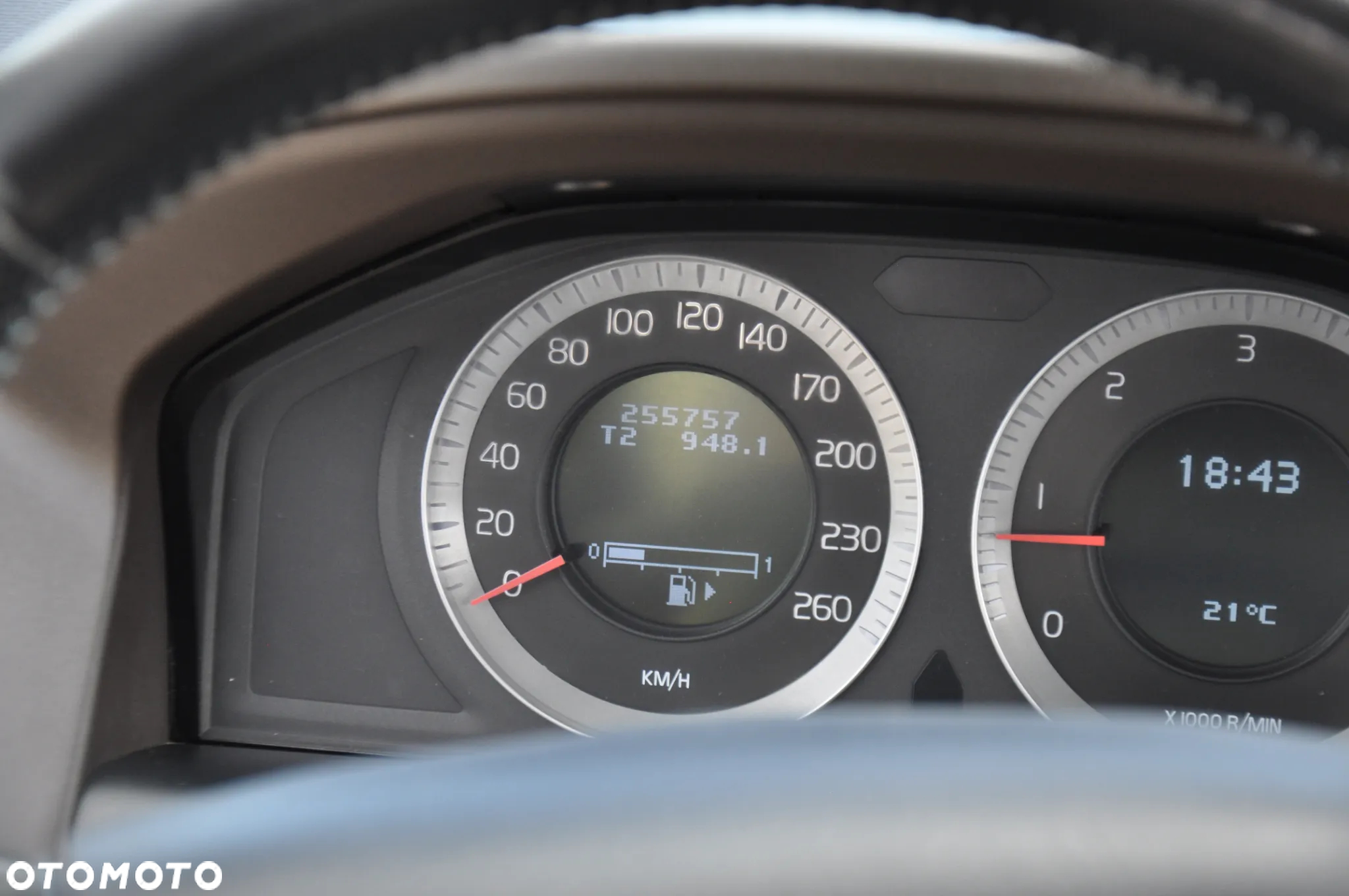 Volvo XC 60 2.4D AWD R-Design - 23