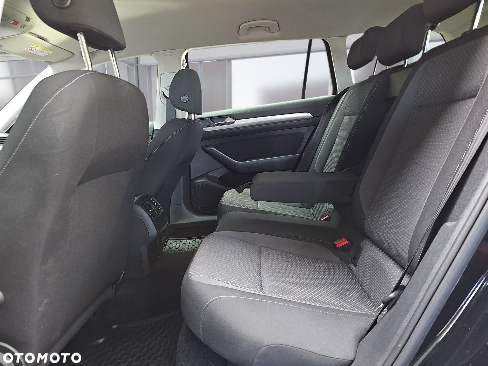 Volkswagen Passat 2.0 TDI EVO Essence DSG - 20