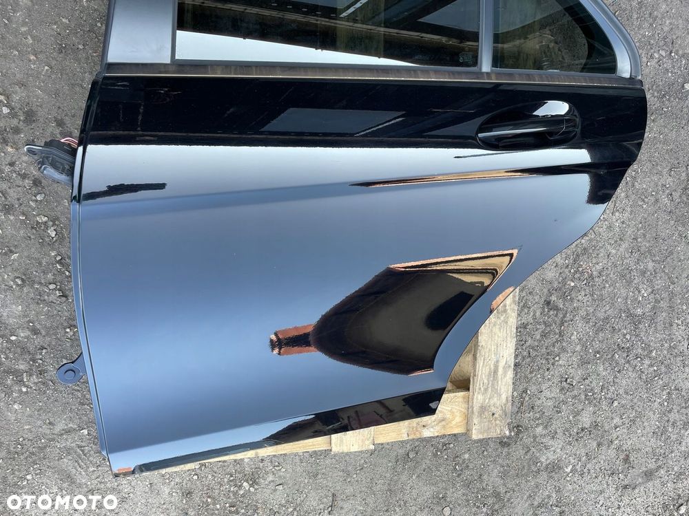 Drzwi lewy tyl lewe tylne sedan Mercedes W204 040U C040 czarne 100 umFe BDB - 4