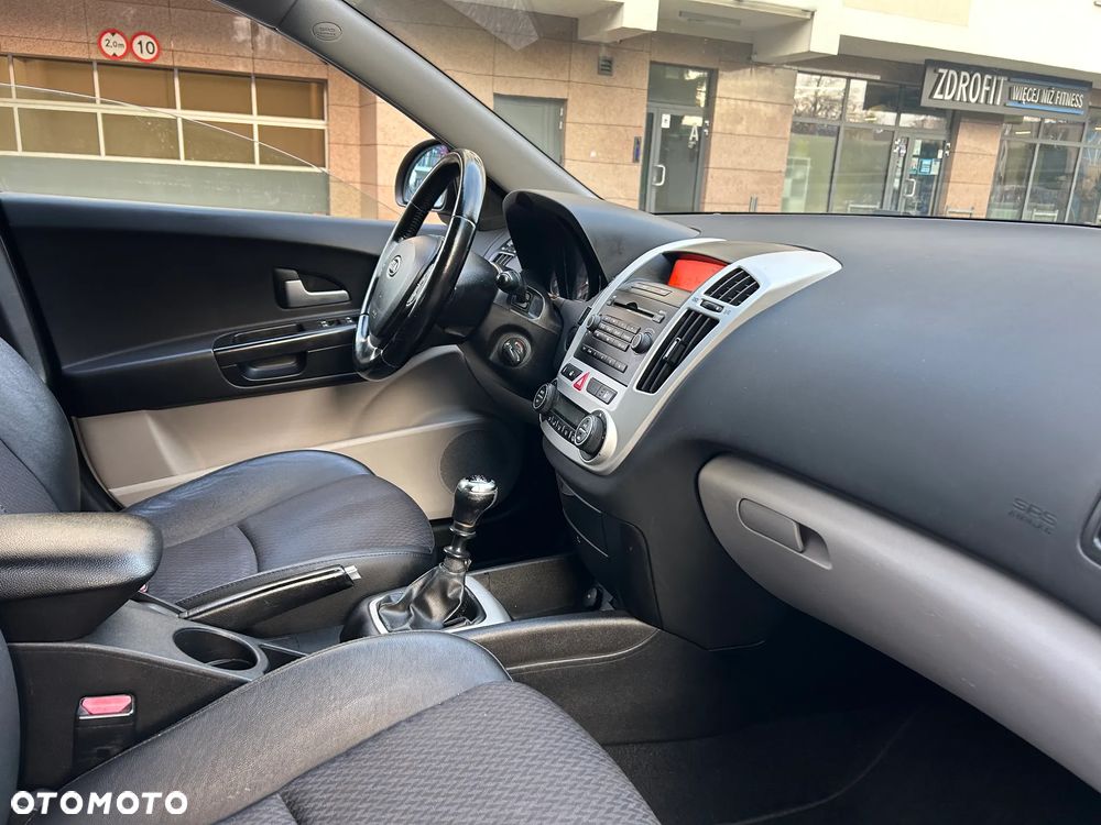 Kia Ceed 1.6 Comfort + - 21