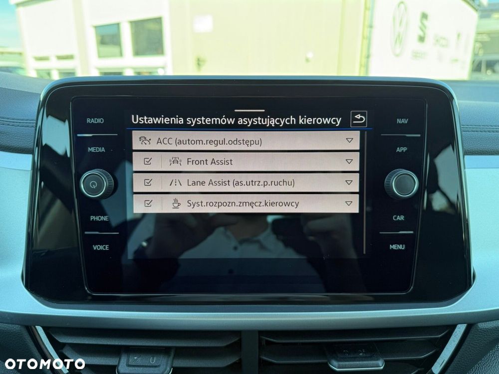 Volkswagen T-Roc - 17