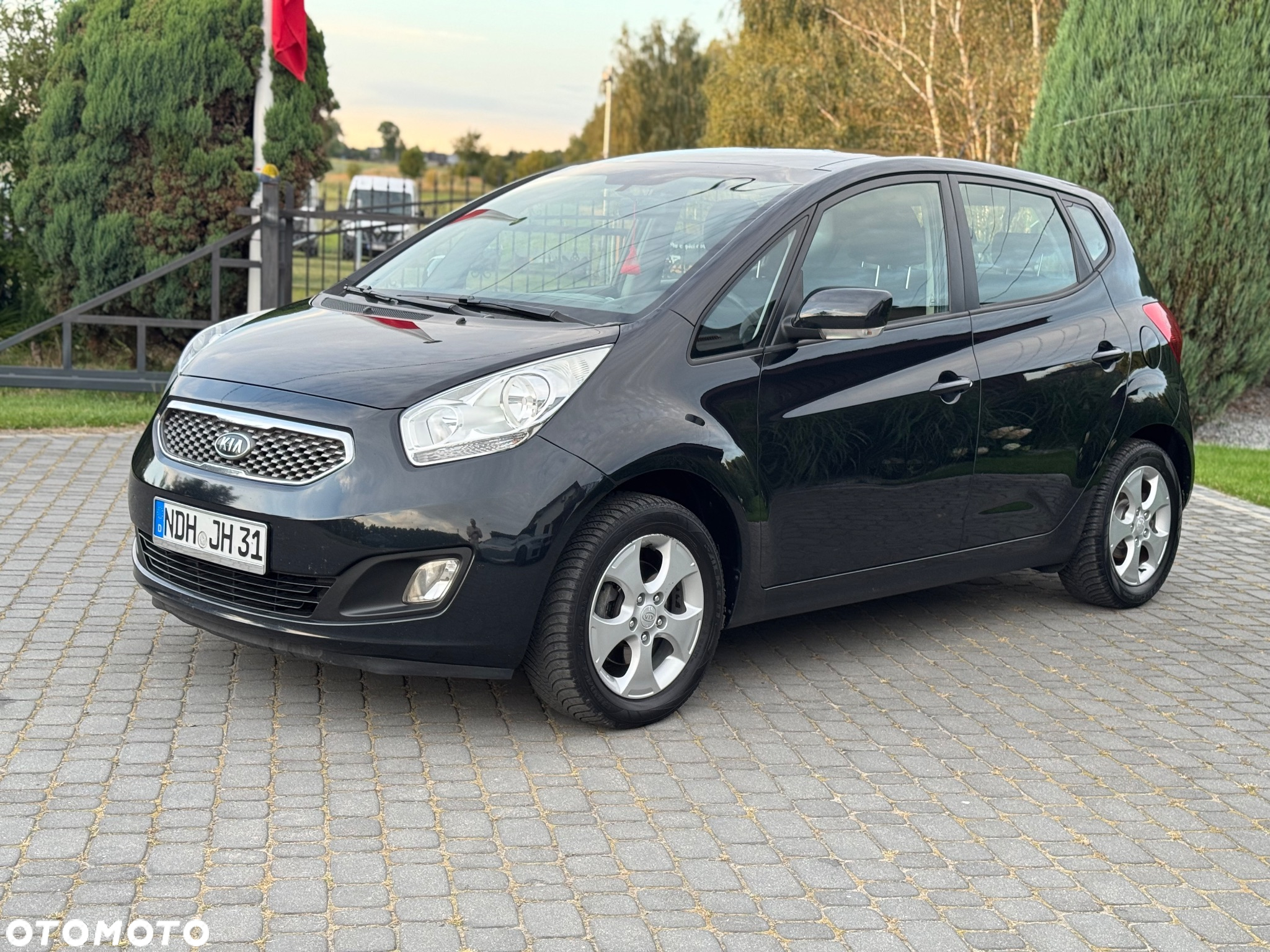 Kia Venga 1.6 CVVT Black Collection - 6