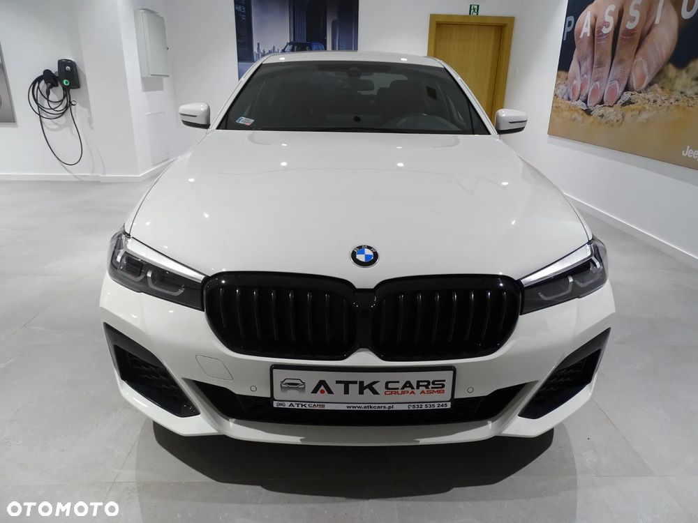 BMW Seria 5 520d xDrive MHEV M Sport sport - 2