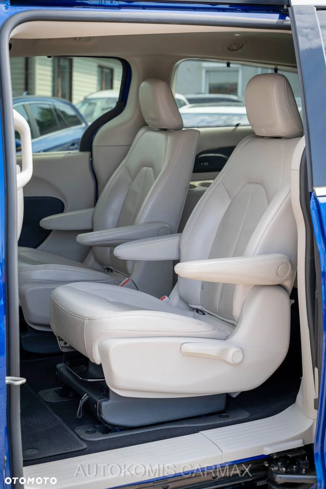 Chrysler Pacifica - 20