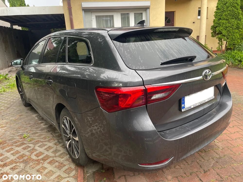 Toyota Avensis 1.8 Active MS - 5