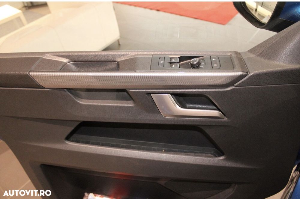 Volkswagen Multivan - 24