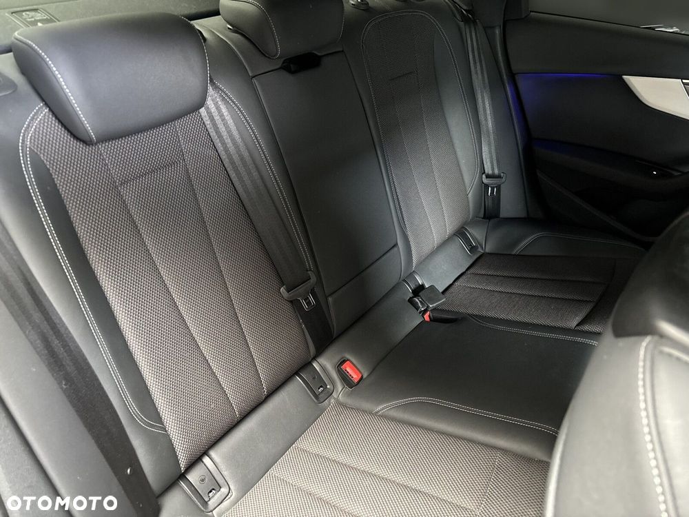 Audi A4 Limousine - 30