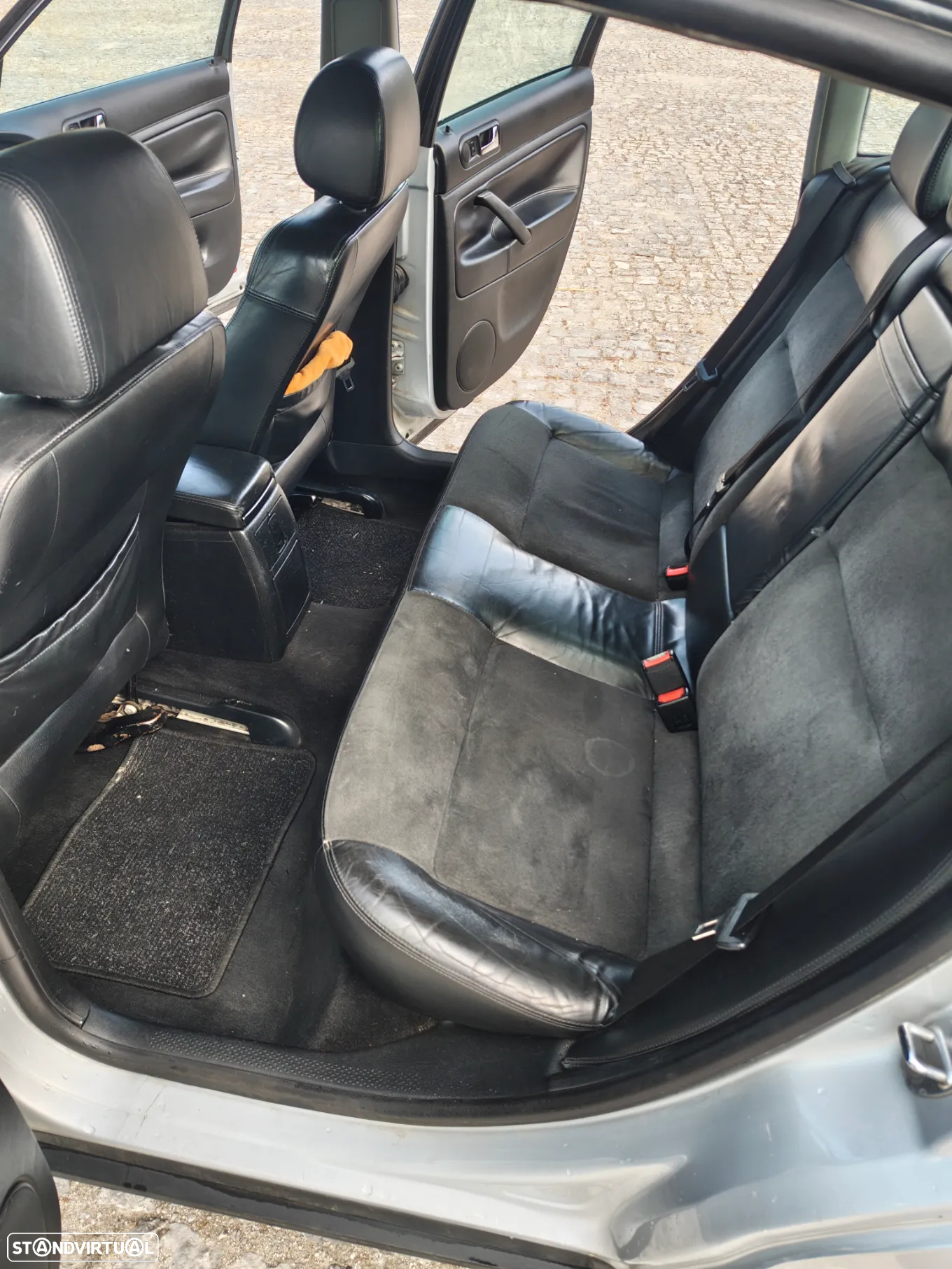 VW Passat 1.9 TDi Highline - 5