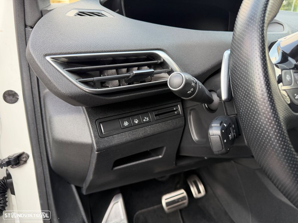 Peugeot 3008 BlueHDi 130 Stop & Start EAT8 GT Pack - 29