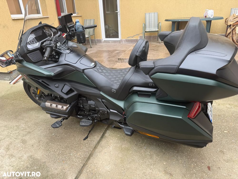 Honda GL 1800 Gold Wing - 2