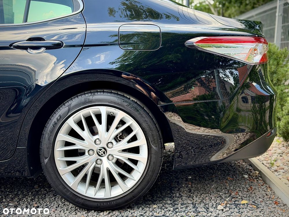 Toyota Camry 2.5 Hybrid Prestige CVT - 24