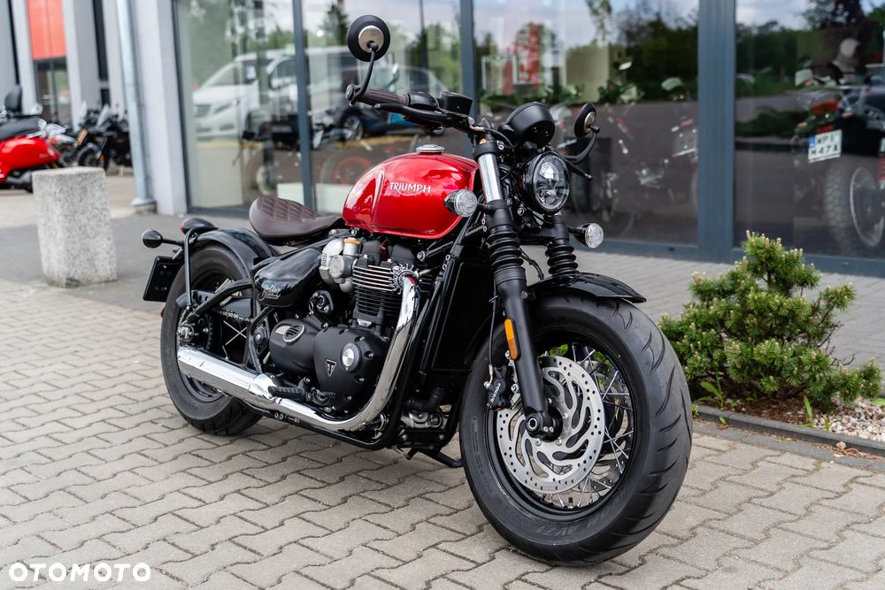 Triumph Bonneville Bobber - 3
