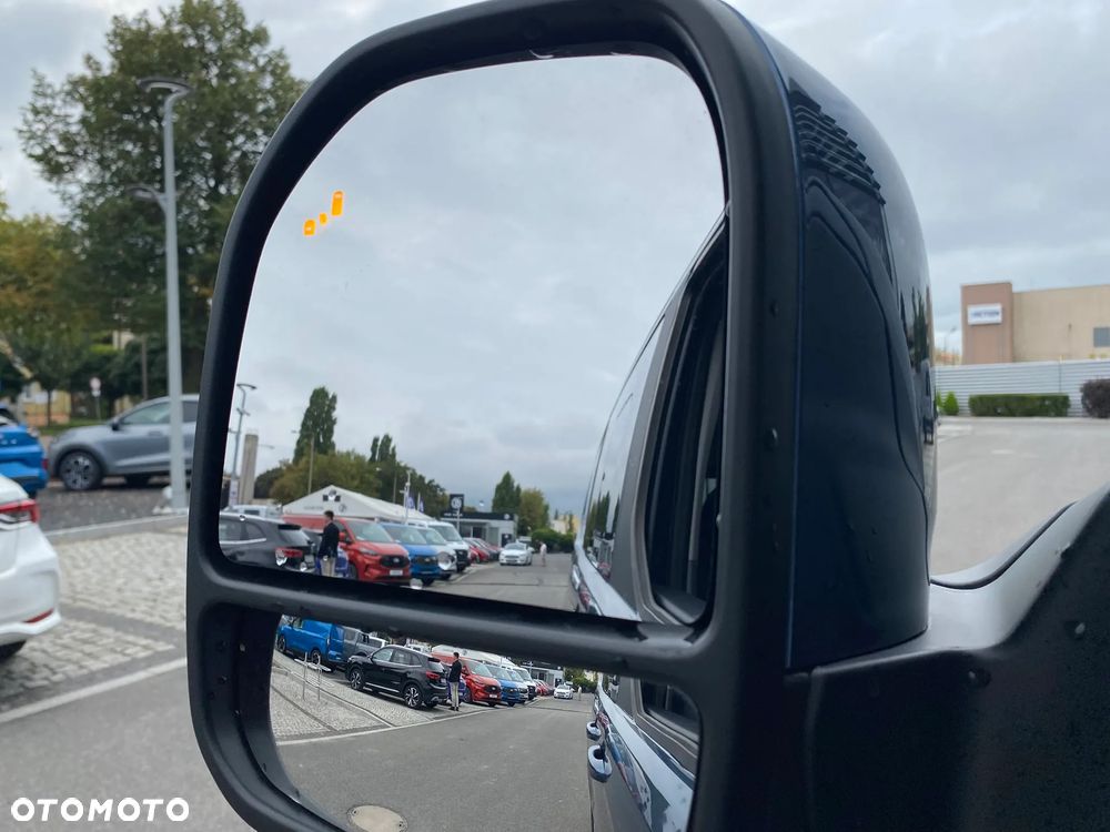 Ford Tourneo Custom 2.0 EcoBlue 320 L2 Titanium - 28