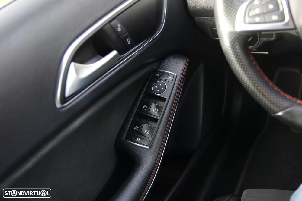 Mercedes-Benz GLA 180 d AMG Line Aut. - 31