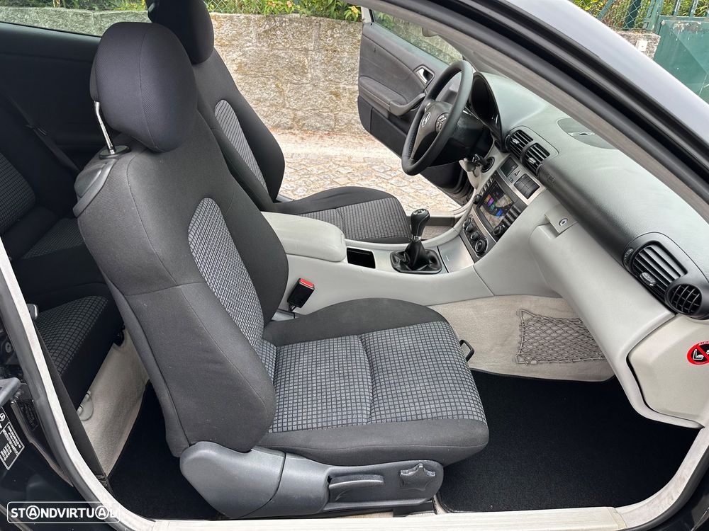 Mercedes-Benz C 220 CDi Sport Coupé Evolution AMG - 23