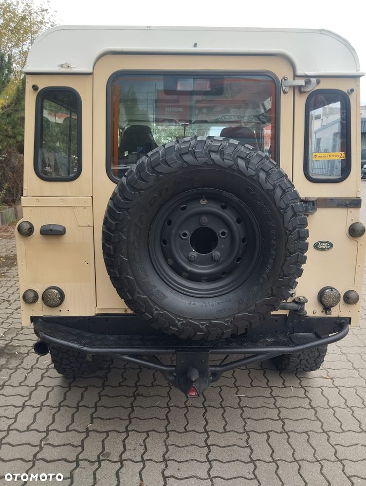 Land Rover Defender - 3