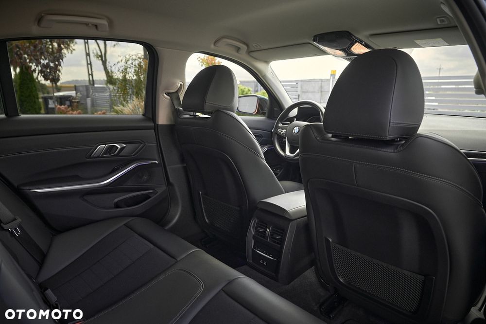 BMW Seria 3 330e Sport Line sport - 5