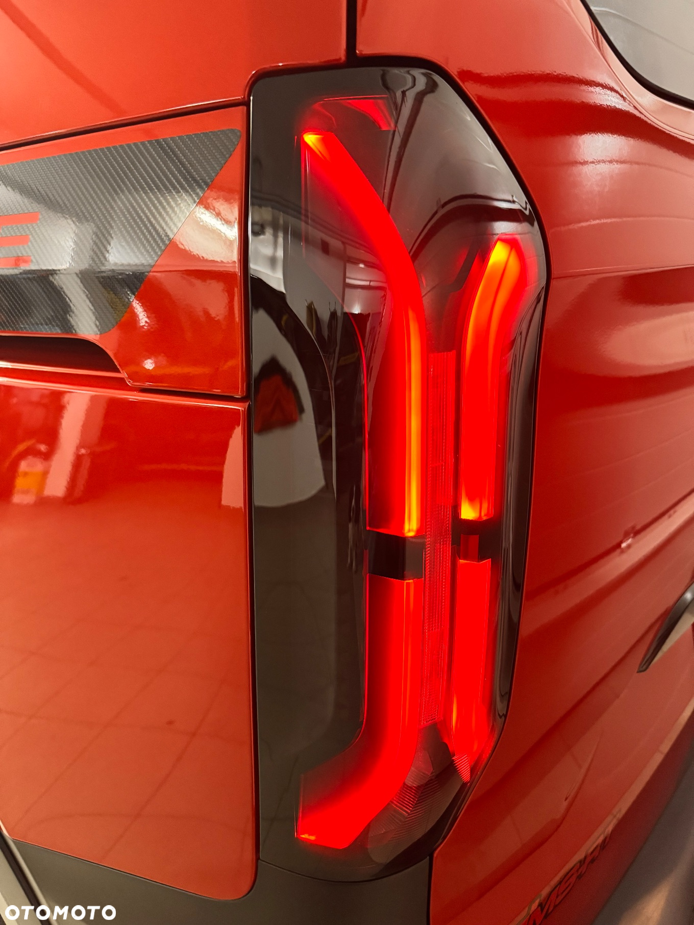 Ford Tourneo Custom 2.0 EcoBlue L1 Active SelectShift - 11