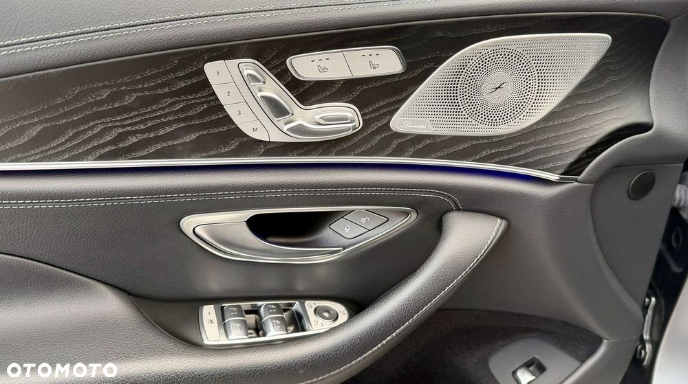Mercedes-Benz CLS 300 d 4Matic 9G-TRONIC AMG Line - 19