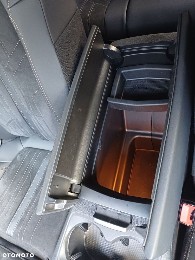 Peugeot 3008 1.5 BlueHDi GT S&S EAT8 - 28