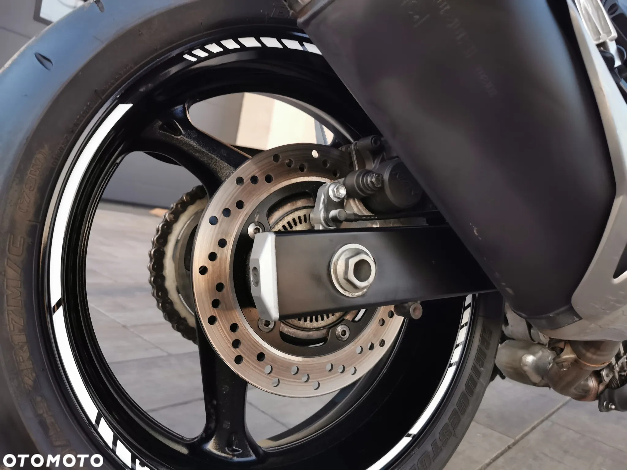 Suzuki GSR - 20
