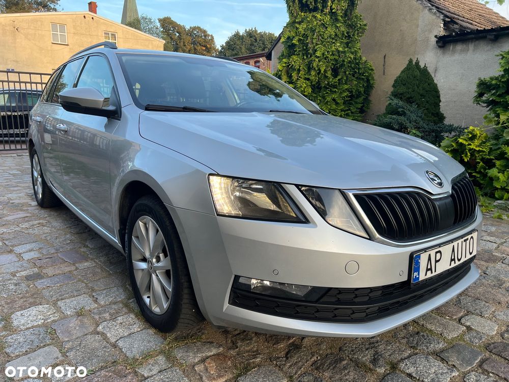 Skoda Octavia 1.6 TDI SCR Clever DSG - 10