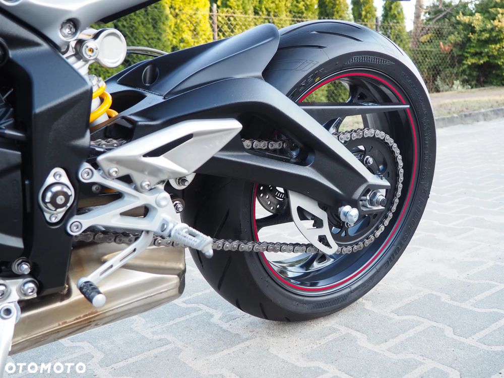 Triumph Street Triple - 24
