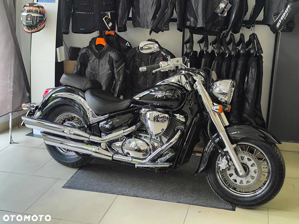Suzuki Intruder - 1