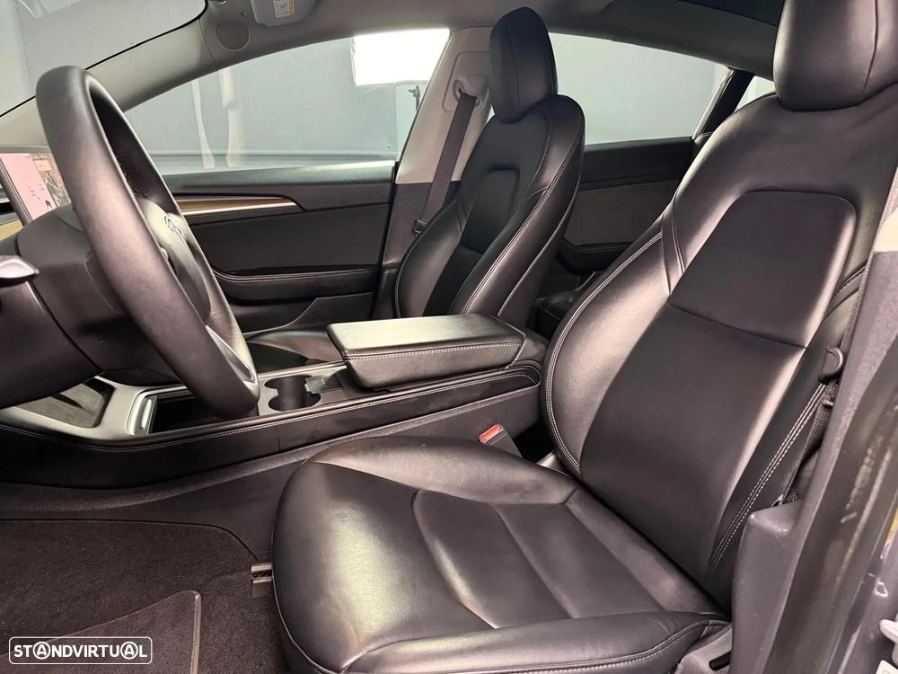Tesla Model 3 - 14