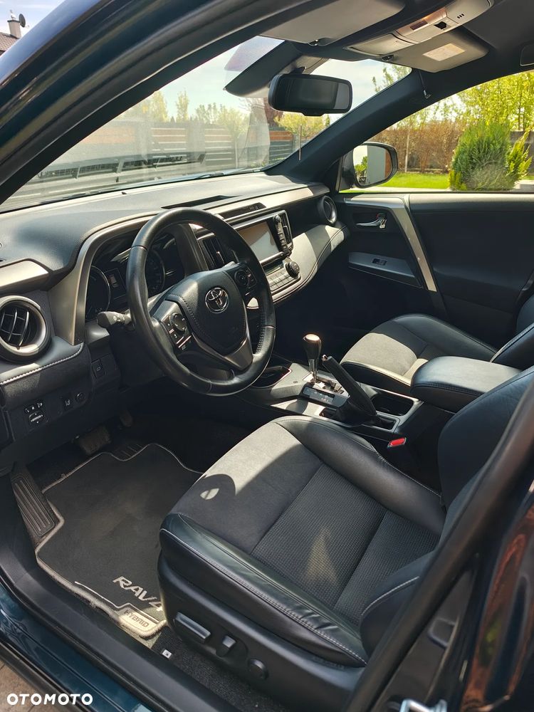 Toyota RAV4 Hybrid Premium 4x2 - 8