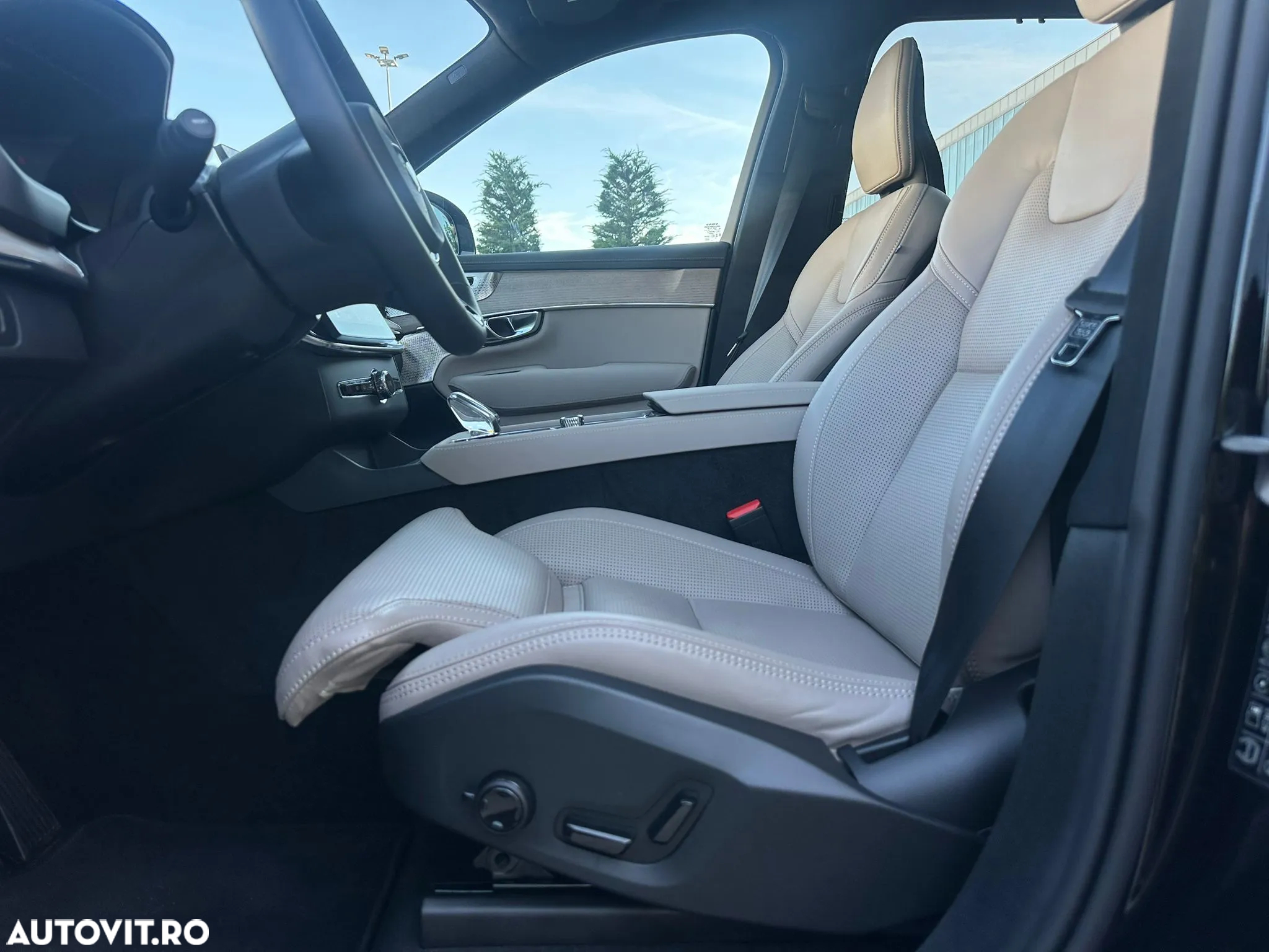 Volvo XC 90 T8 AWD PHEV Ultra Dark - 9