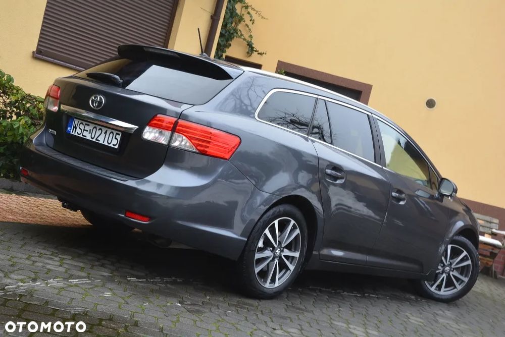 Toyota Avensis Touring Sports 1.8 Business Edition - 4