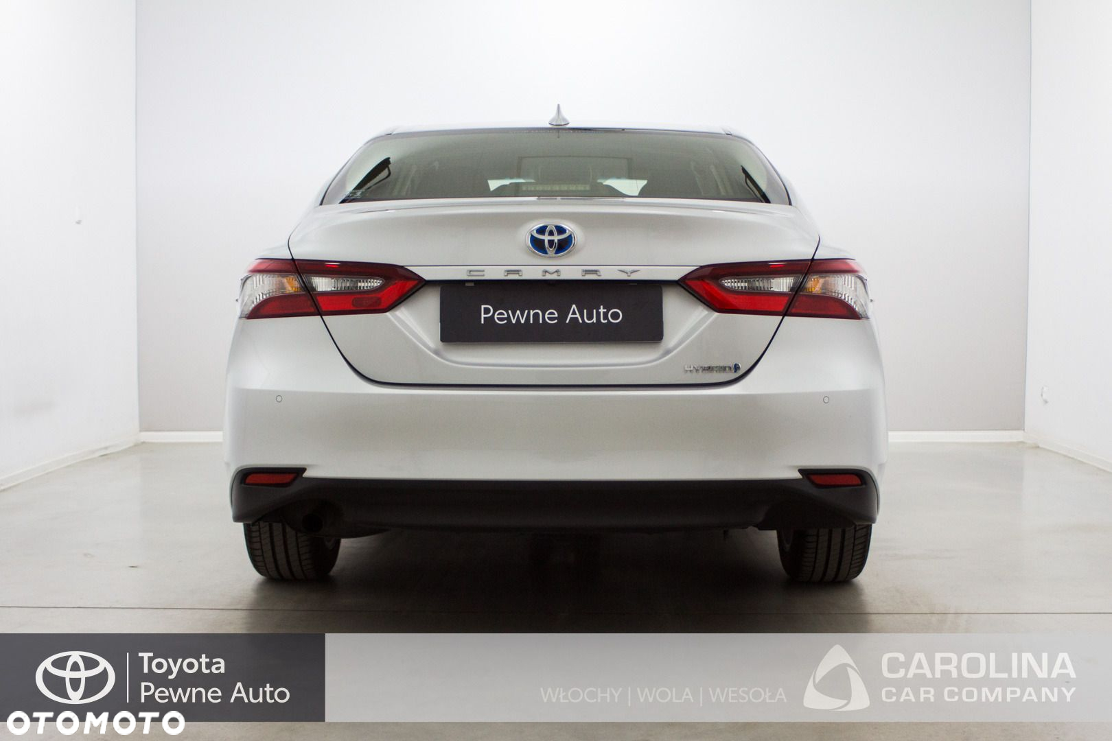 Toyota Camry - 17
