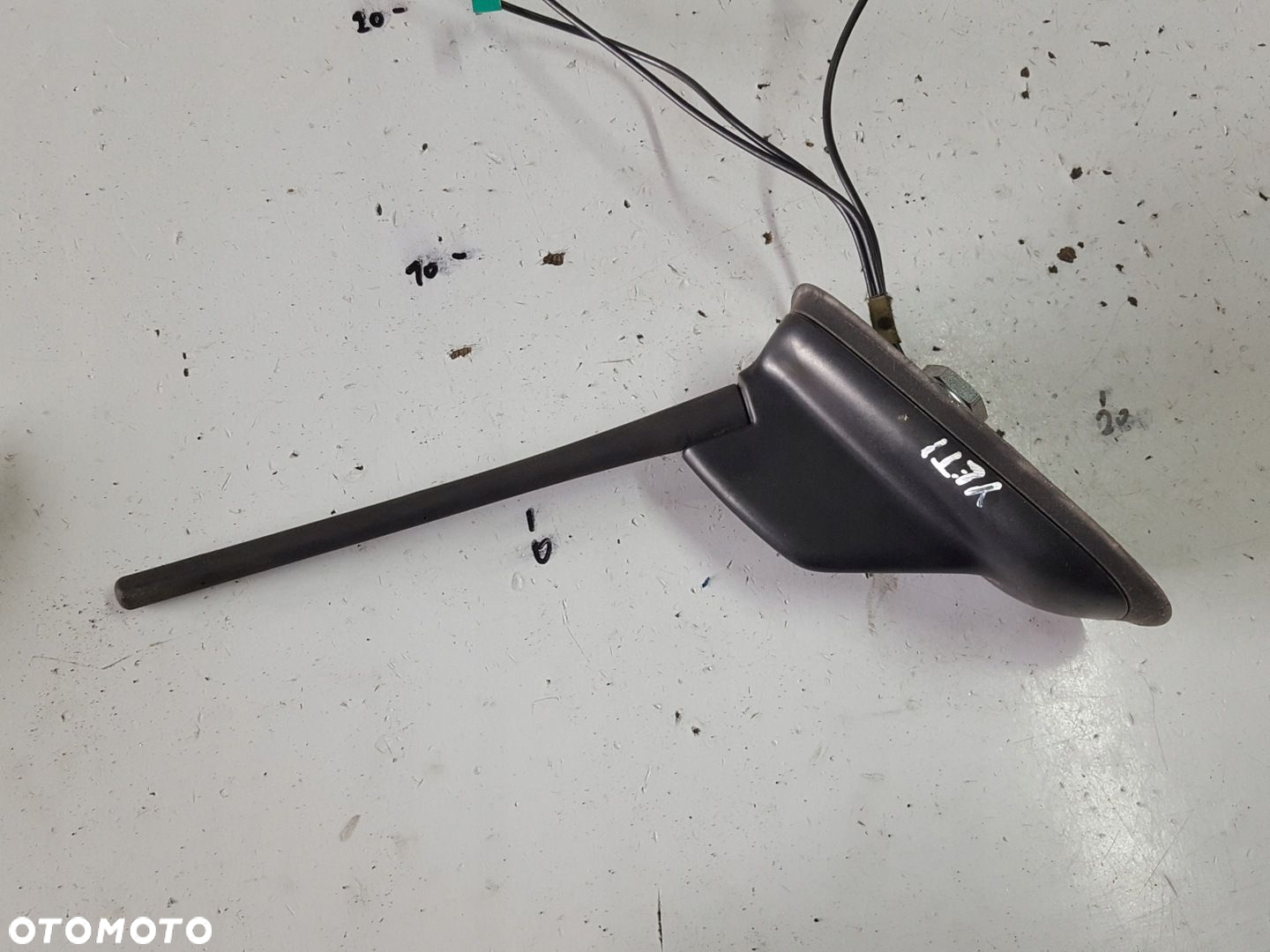 SKODA YETI 09-13r ANTENA RADIA NAWIGACJI 6R0035501C - 2