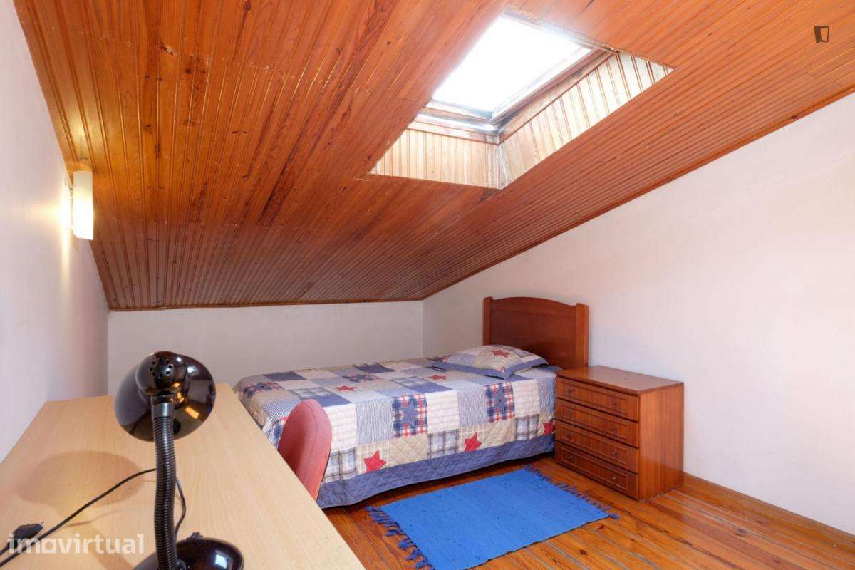 Quarto - localizado em Conchada Coimbra - Grande imagem: 2/12