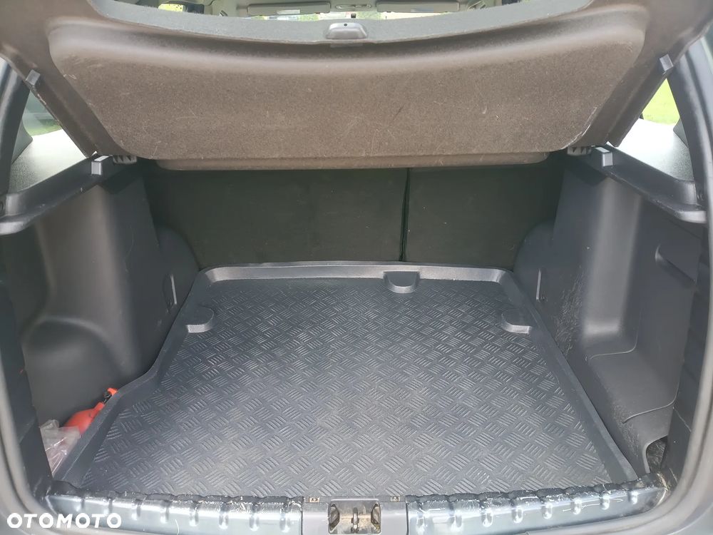 Dacia Duster 1.6 - 12