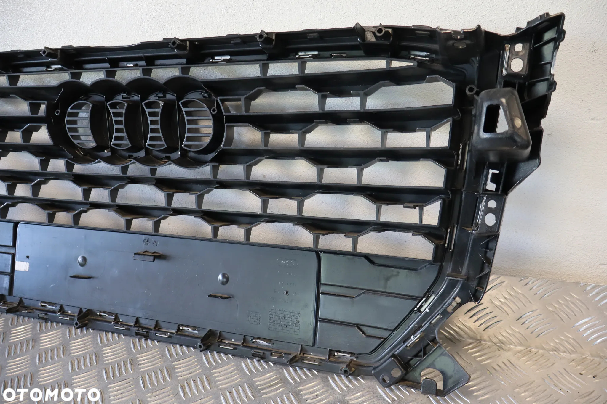 GRILL GRIL ATRAPA AUDI Q2 81A853651 2016-2020 - 13