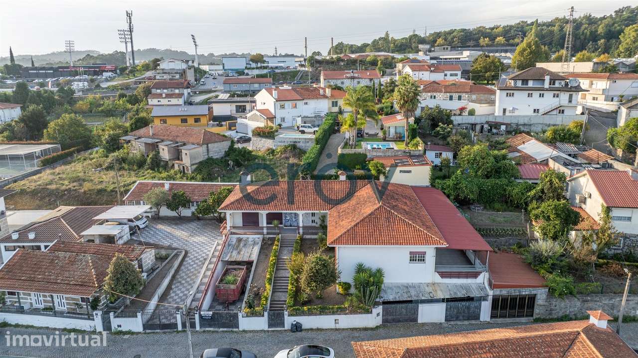 Moradia T4 com Armazém de 388 m² em Moreira de Cónegos – Guimarães - Grande imagem: 4/58