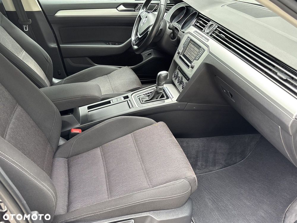 Volkswagen Passat 2.0 TDI SCR Comfortline DSG - 8