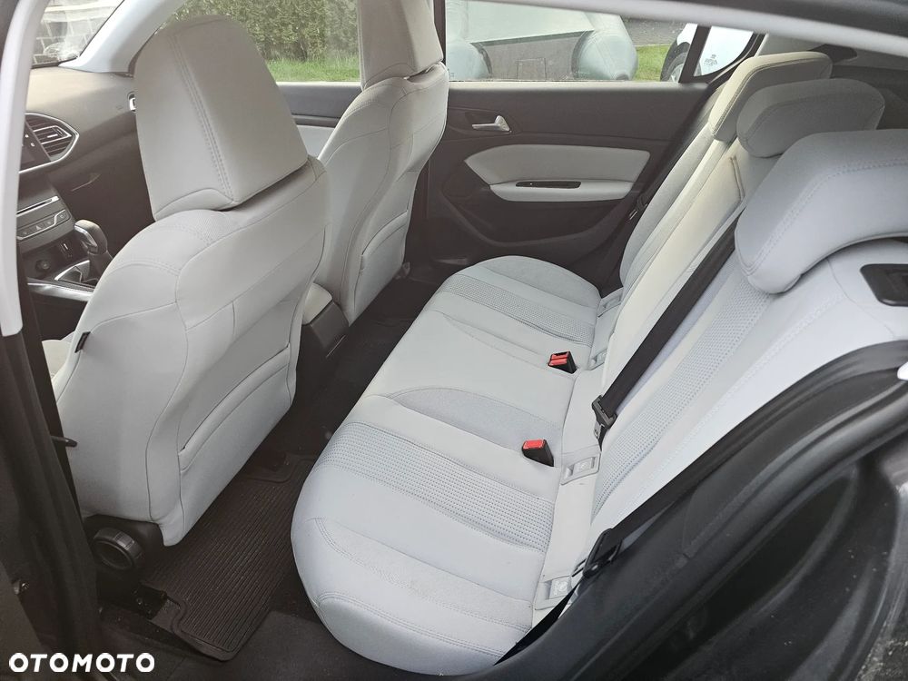 Peugeot 308 - 4