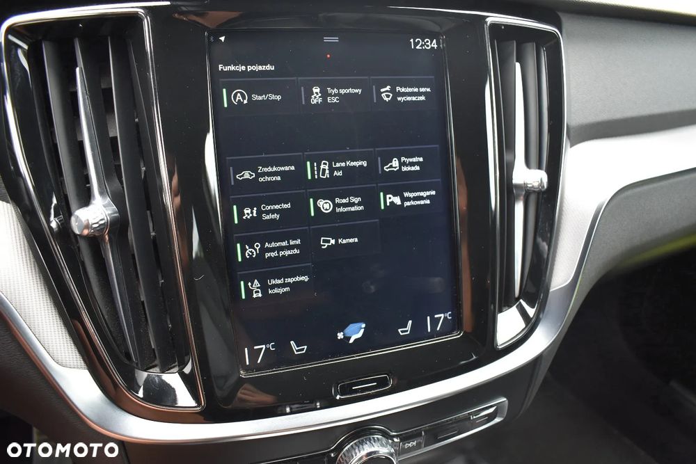 Volvo V60 D3 R-Design - 13