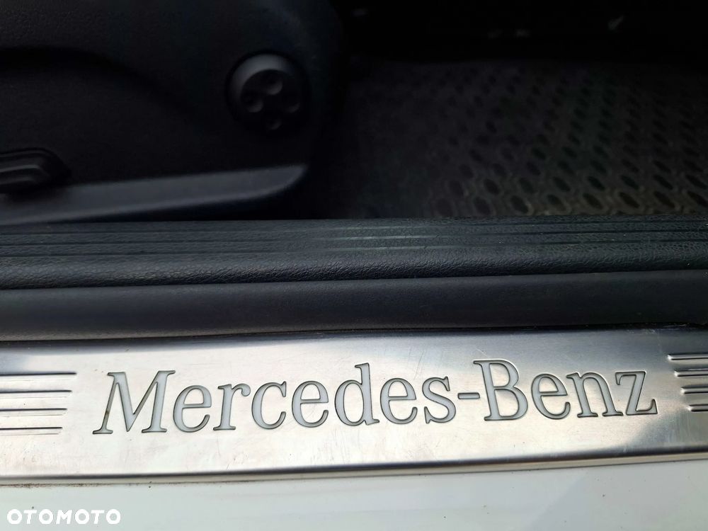 Mercedes-Benz Klasa C 200 4-Matic 9G-TRONIC - 14