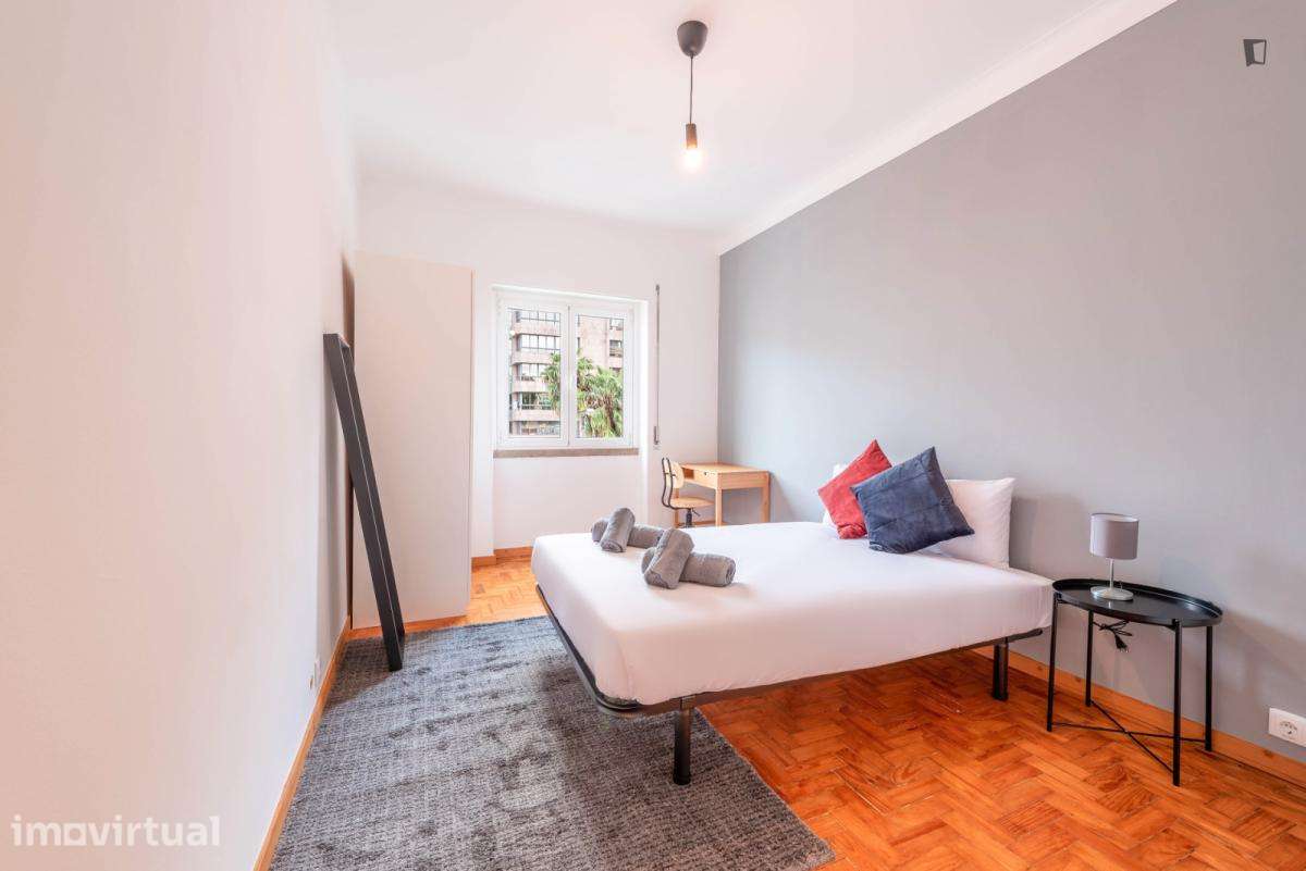 Quarto - localizado em Telheiras Lisbon - Grande imagem: 3/13