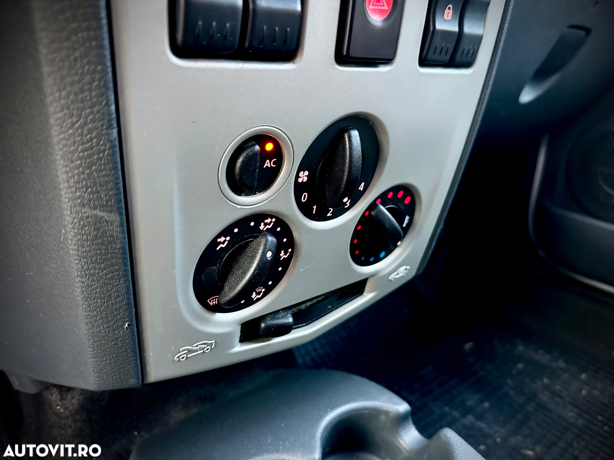 Dacia Logan Van - 16