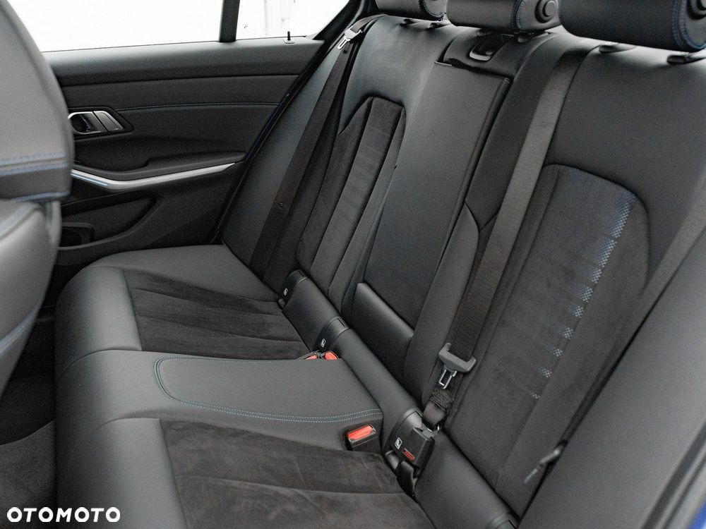 BMW Seria 3 318i M Sport - 25