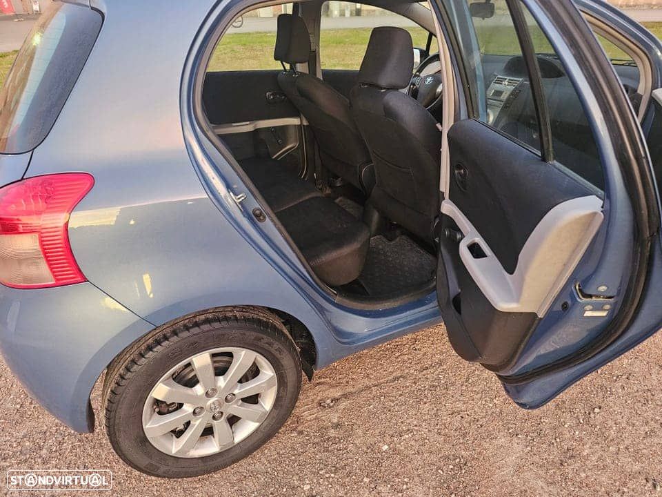Toyota Yaris 1.4 D-4D Sol - 4