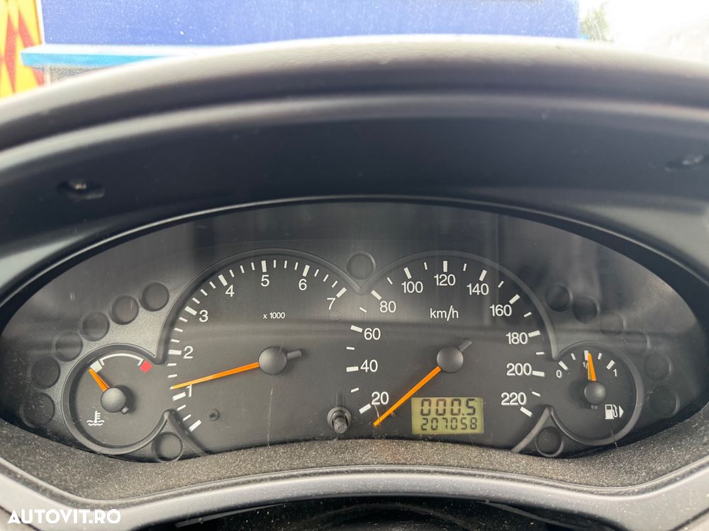 Ford Focus 1.6i 16V - 2